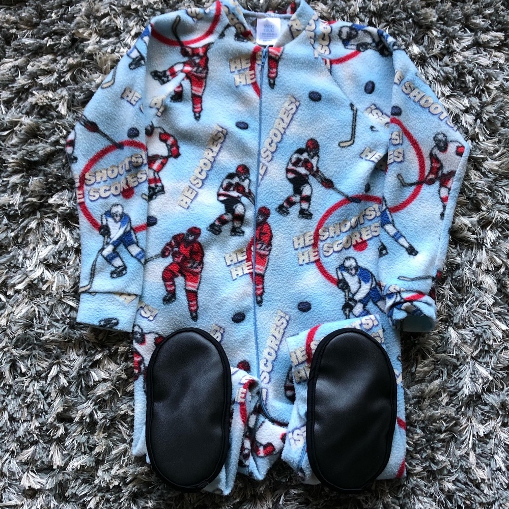 Snug As A Bug ~ Footed Onesie Pajama ~ Boys Size 6-8